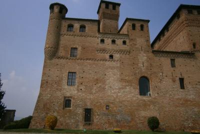 Langhe Roero PATRIMONIO DE LA UNESCO Paisaje de viñedos Langhe Roero PATRIMONIO DE LA UNESCO Paisaje de viñedos