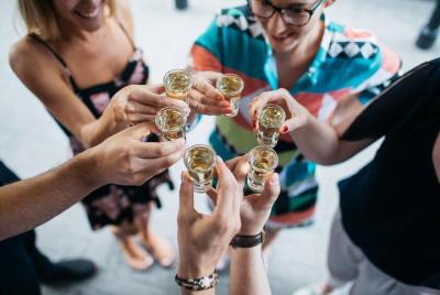 Experiencia de tour de vodka polaca de lujo en Varsovia Experiencia de tour de vodka polaca de lujo en Varsovia