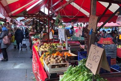 El mercado en el corazón de Turín: historia y gastronomía.
