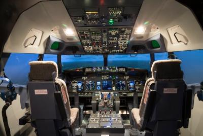Simulador de vuelo privado de alta velocidad de 30 minutos en Tur Simulador de vuelo privado de alta velocidad de 30 minutos en Tur