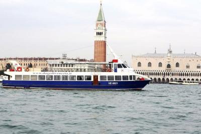 Tour de día completo en barco por las islas de Venecia desde Fusi Tour de día completo en barco por las islas de Venecia desde Fusi