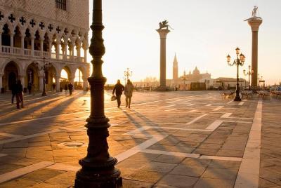Plaza de San Marcos sin la multitud - Tour a pie para grupos pequ