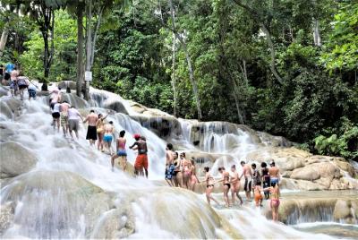 Excursión a las Cataratas del río Dunn y compras en Ocho Ríos des