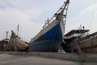 Cultura y patrimonio de Yakarta con la comida y la tienda.