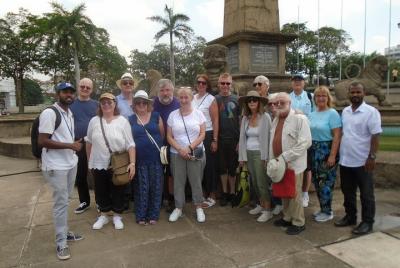 Tour por la ciudad de Colombo para pasajeros de cruceros en furgo