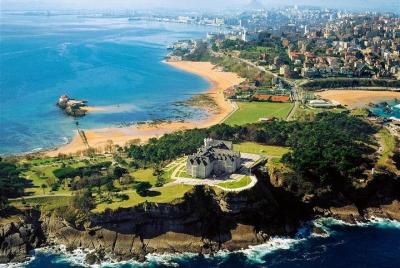 Visita guiada a Santoña y Santander con recogida en el hotel de B Visita guiada a Santoña y Santander con recogida en el hotel de B