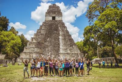 Visita guiada de día completo al parque nacional de Tikal desde F Visita guiada de día completo al parque nacional de Tikal desde F