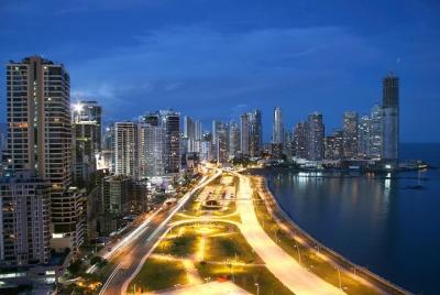 Recorrido por la ciudad de Panamá con Canal de Panamá y esclusas 