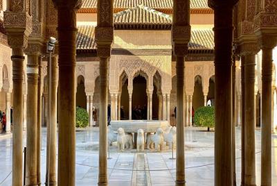Excursión privada a la Alhambra desde Córdoba: con transporte y e Excursión privada a la Alhambra desde Córdoba: con transporte y e