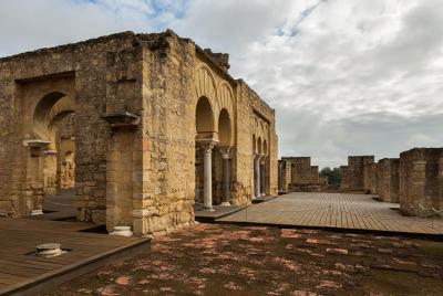 Visita guiada a Medina Azahara con traslado desde Córdoba Visita guiada a Medina Azahara con traslado desde Córdoba