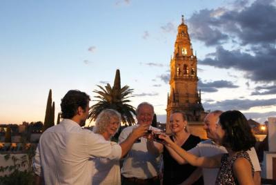Aventura en el tour por la terraza de Córdoba y tapas locales Aventura en el tour por la terraza de Córdoba y tapas locales