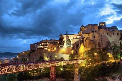 Recorrido Nocturno a Pie por Cuenca Medieval Recorrido Nocturno a Pie por Cuenca Medieval