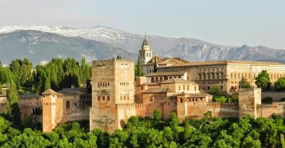 Guía oficial privado para visitar la Alhambra de Granada desde Má Guía oficial privado para visitar la Alhambra de Granada desde Má