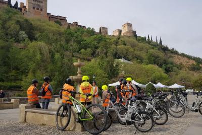 Excursión en bicicleta eléctrica al Albaicín y el Sacromonte en G Excursión en bicicleta eléctrica al Albaicín y el Sacromonte en G