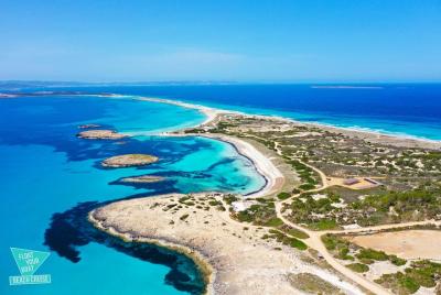 Crucero por la playa de Formentera con Paella y Es Vedra Crucero por la playa de Formentera con Paella y Es Vedra
