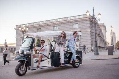 Tour en Tuk-Tuk Eléctrico por el Madrid Histórico Tour en Tuk-Tuk Eléctrico por el Madrid Histórico