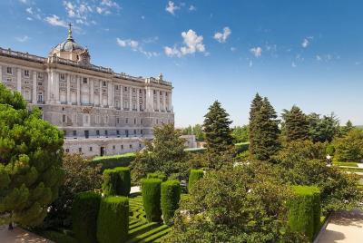 Visita guiada de 1,5 horas al Palacio Real de Madrid con Museo de Visita guiada de 1,5 horas al Palacio Real de Madrid con Museo de