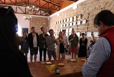 Tour privado de prensa de aceite con desayuno en Málaga Tour privado de prensa de aceite con desayuno en Málaga