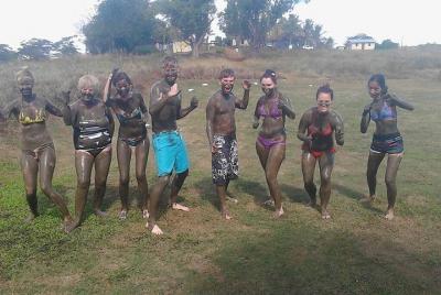 Visita a la piscina de barro con el jardín del gigante durmiente 