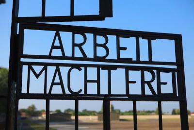 Tour al memorial de Sachsenhausen en español con guía acreditado  Tour al memorial de Sachsenhausen en español con guía acreditado