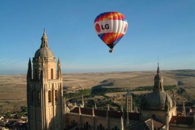 Paseo en globo aerostático sobre Segovia con transporte opcional desde Madrid Paseo en globo aerostático sobre Segovia con transporte opcional desde Madrid