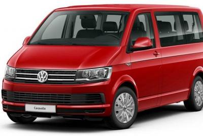 Salida traslado privado de la ciudad de Segovia al aeropuerto de Madrid MAD en minivan Salida traslado privado de la ciudad de Segovia al aeropuerto de Madrid MAD en minivan