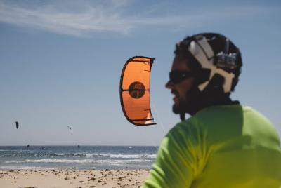 Alquiler de kitesurf con supervisión Alquiler de kitesurf con supervisión