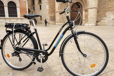 Valencia E-BIKE tour. Casco Antiguo, Turia, Ciudad de las Artes y Valencia E-BIKE tour. Casco Antiguo, Turia, Ciudad de las Artes y