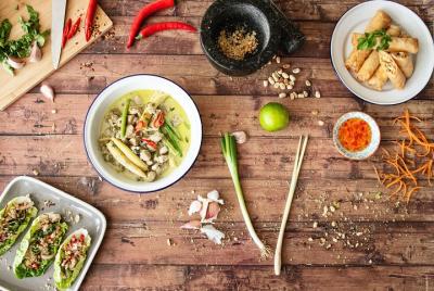 Aprenda a cocinar tailandés - Instructor nativo asiático del sude Aprenda a cocinar tailandés - Instructor nativo asiático del sude