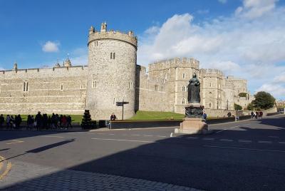 Conductor privado para visitar Londres, Windsor, Bath, Stonehenge Conductor privado para visitar Londres, Windsor, Bath, Stonehenge