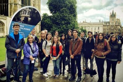 Privado | Recorrido a pie por la Universidad de Cambridge dirigid