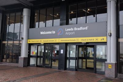 Traslado privado de llegada a Leeds Bradford: del aeropuerto al h
