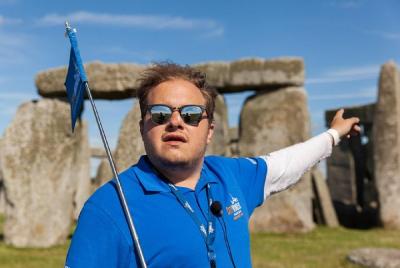 Excursión completamente guiada de un día a Stonehenge, Bath y los