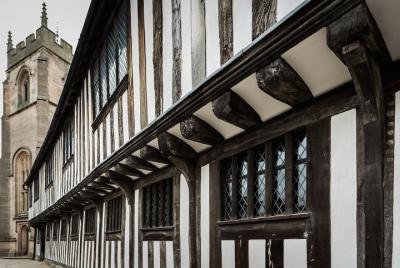 Entrada y visita a Shakespeare Entrada y visita a Shakespeare's Schoolroom y Guildhall