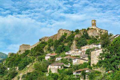 Visita guiada de medio día desde Saranda a Gjirokastra Visita guiada de medio día desde Saranda a Gjirokastra