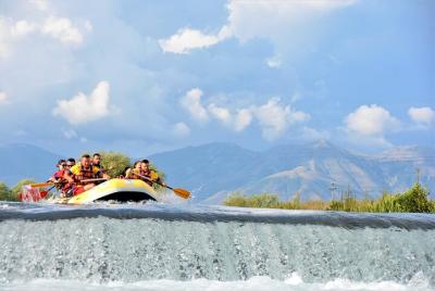 Rafting en el río Bistrica, Albania Tours a 15 min de Saranda (AR Rafting en el río Bistrica, Albania Tours a 15 min de Saranda (AR