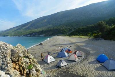 Senderismo y camping a la playa de Kroreza (cerca de Sarande) Senderismo y camping a la playa de Kroreza (cerca de Sarande)