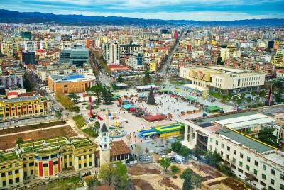 Tour histórico de un día completo de Tirana con recogida Tour histórico de un día completo de Tirana con recogida