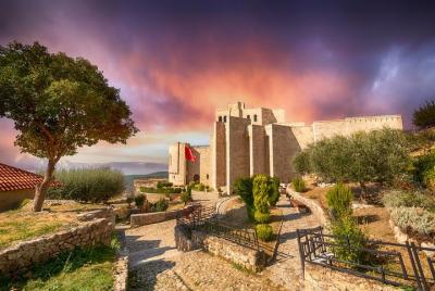 Tour de un día en Kruja, Lezhe, Shkoder y Mes  Tour de un día en Kruja, Lezhe, Shkoder y Mes
