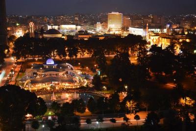 Tirana en la noche Tirana en la noche