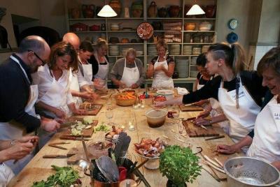 Clases de cocina y degustación de comida tradicional en Tirana. Clases de cocina y degustación de comida tradicional en Tirana.