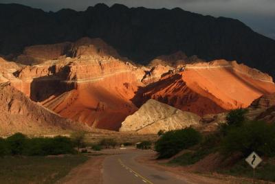 Excursión de día completo a Cafayate, valle de Lerma y cata de vi Excursión de día completo a Cafayate, valle de Lerma y cata de vi