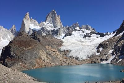Excursión de 2 días de senderismo de Fitz Roy y Cerro Torre desde El Chaltén Excursión de 2 días de senderismo de Fitz Roy y Cerro Torre desde El Chaltén