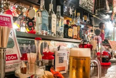 Tour privado: noche de Sendai brillante, ¡prueba el sake y la com