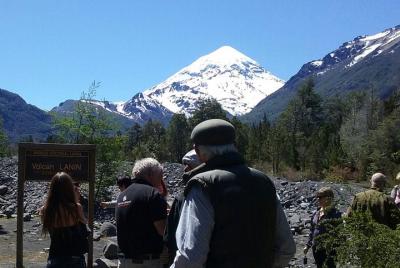 Recorrido al Volcán Lanin y Lago Huechulafquen Recorrido al Volcán Lanin y Lago Huechulafquen