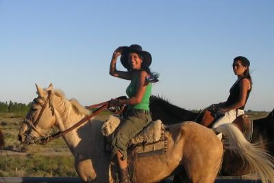 Día de cabalgata con almuerzo campestre  Día de cabalgata con almuerzo campestre