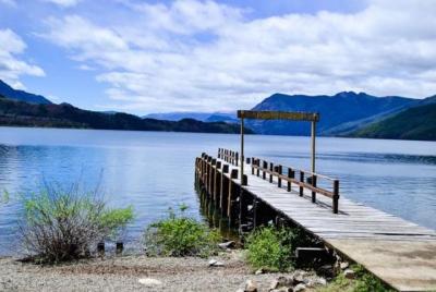Excursión de un día a Hua Hum desde San Martín de los Andes, incluido el Parque Nacional Lanin y caminata hacia la cascada Chachín Excursión de un día a Hua Hum desde San Martín de los Andes, incluido el Parque Nacional Lanin y caminata hacia la cascada Chachín