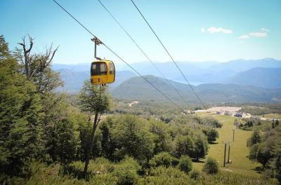Excursión a Cerro Chapelco, incluyendo Pil Pil y el circuito de Arrayanes Excursión a Cerro Chapelco, incluyendo Pil Pil y el circuito de Arrayanes