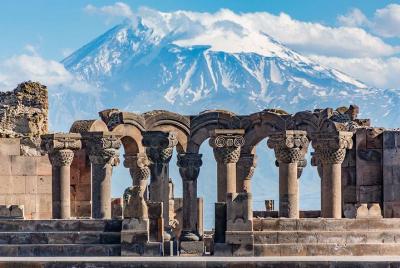Tour privado a Echmiadzin y Zvartnots