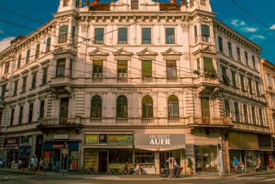 Traslado privado al aeropuerto: Aeropuerto de Graz (GRZ) a Graz Traslado privado al aeropuerto: Aeropuerto de Graz (GRZ) a Graz